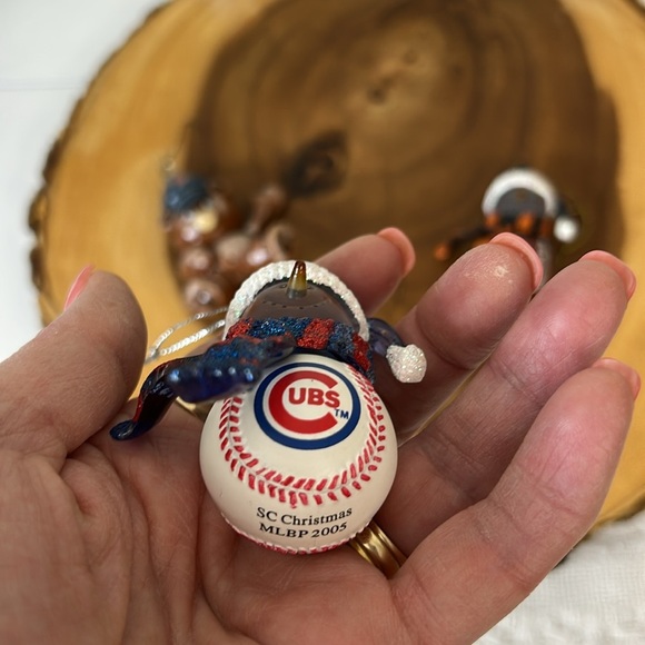 Chicago Bears NFL and Cubs MLB Bear Ornaments - Picture 3 of 7